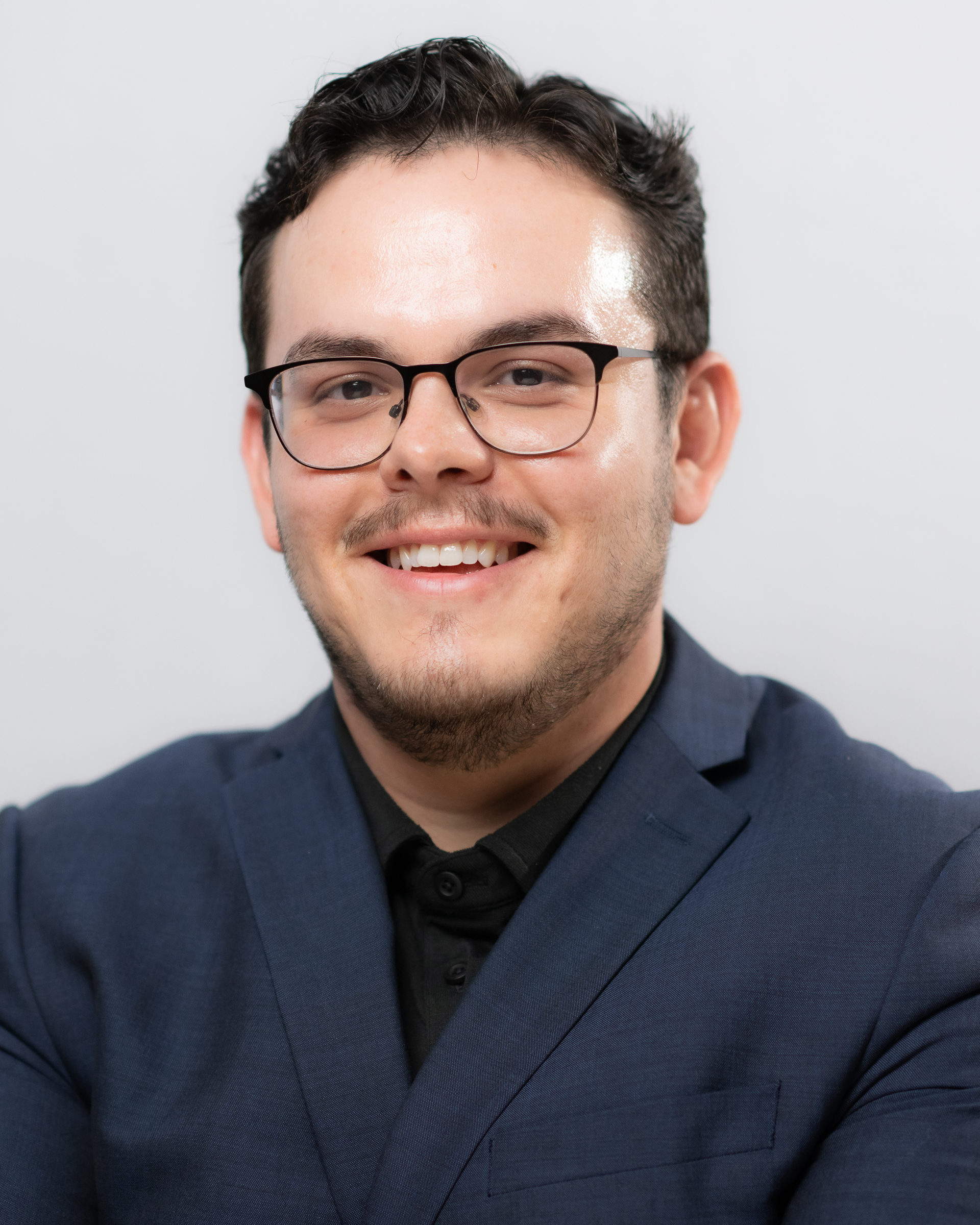 Headshot of Osvaldo Muro