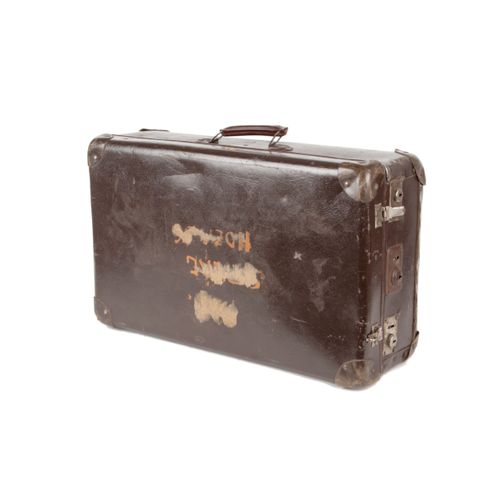 Walizka używana podczas Powstania Warszawskiego. Walizka pochodzi ze spuścizny po Krystynie Grabowskiej ps. ,,Krystyna", ,,Kowalska", ,,Wierna", sanitariuszce z batalionu ,,Wigry".