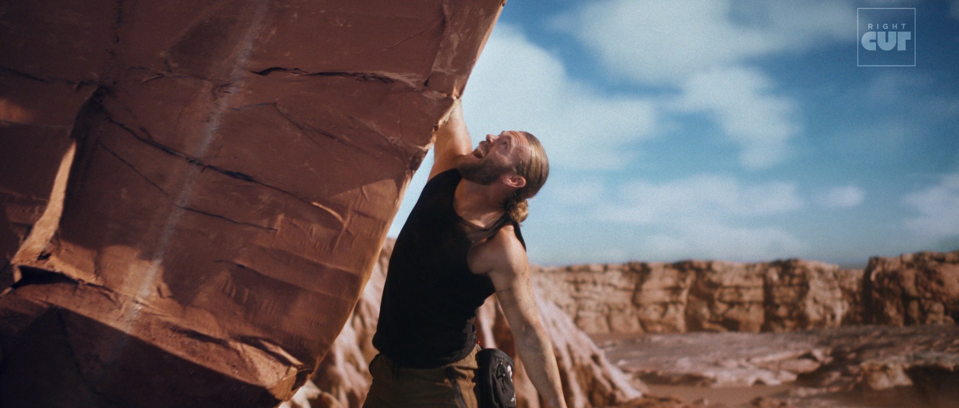 Leave No Trace, the canyon rock, before and after the CG cracks and particles (before)