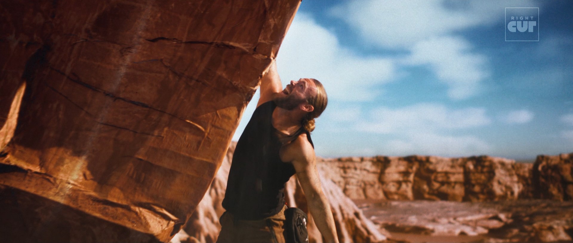 Leave No Trace, the canyon rock, before and after the CG cracks and particles (after)
