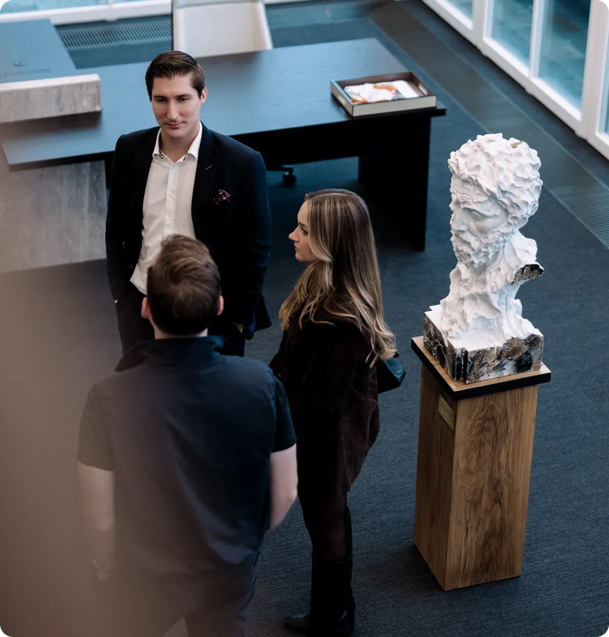 Beratungsgespräch im Büro von Schippke & Partner am Bürgenstock