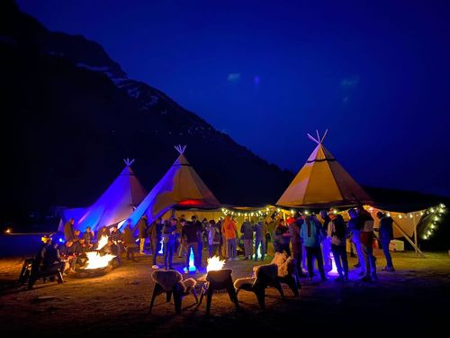 Une soirée de fin d'année originale sous tipis géants scandinaves avec vos équipes ?