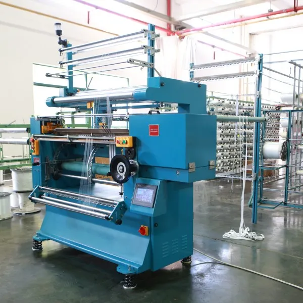 Automatic crochet machine forming repeatable lace bands and narrow fabric trims