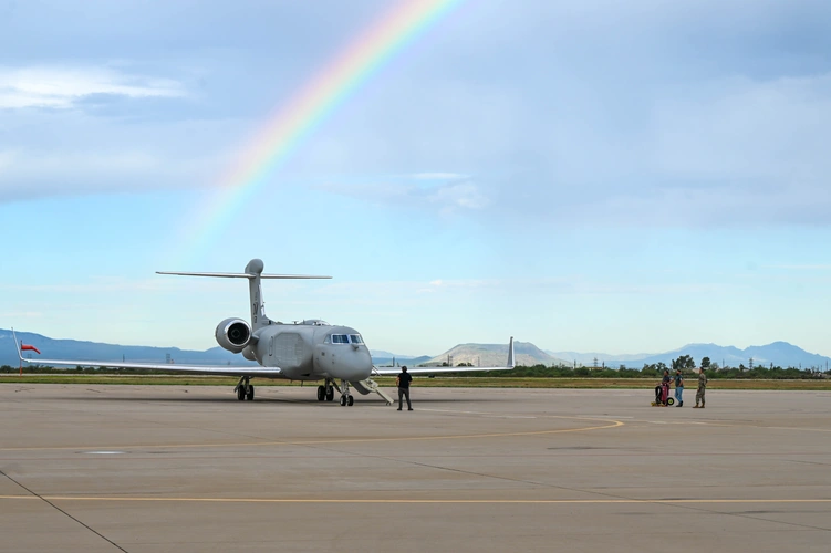 The Benefits of Royco 602 Synthetic Base Fluid for Modern Aircraft