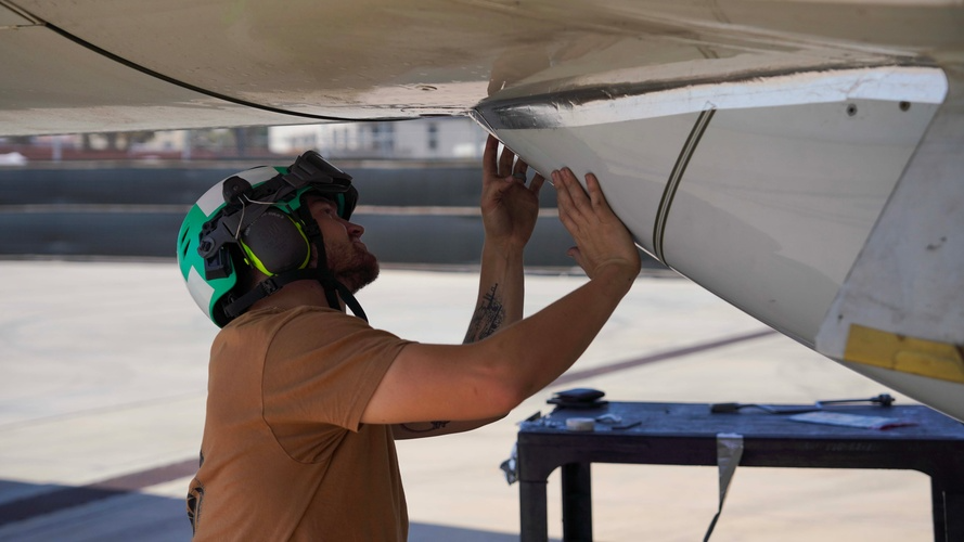 3M 838 Weather Resistant Tedlar Tape: Long Lasting Protection for Aircraft Surfaces