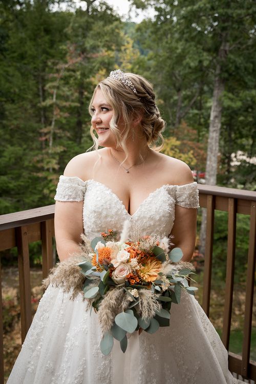 cute greenery bridal table pompas grass with florals