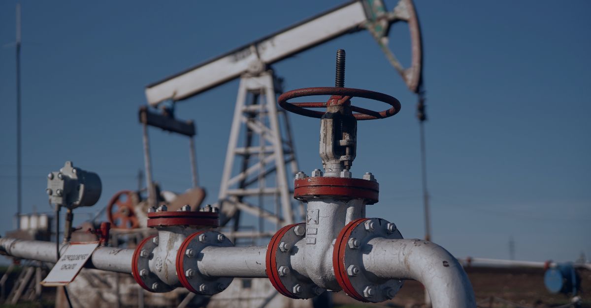 When Is It Time To Call In A Lease Analyst featured image PetroLedger