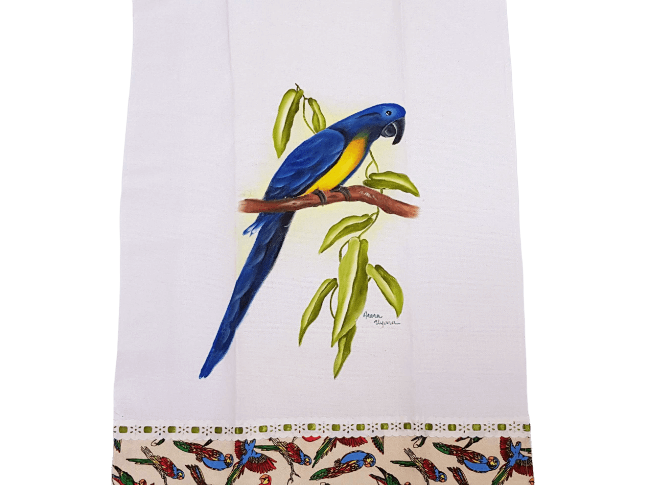 pano de copa branco e bege com estampa de arara