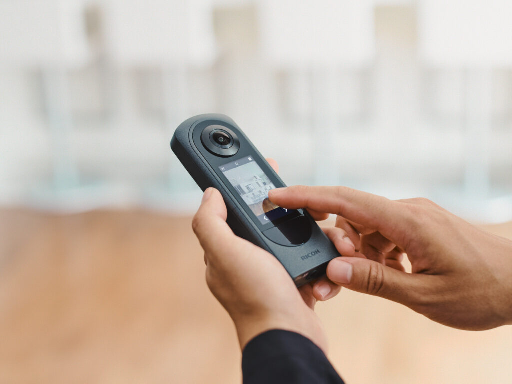 RICOH THETA X: Introducing the new functions available on the large touchscreen