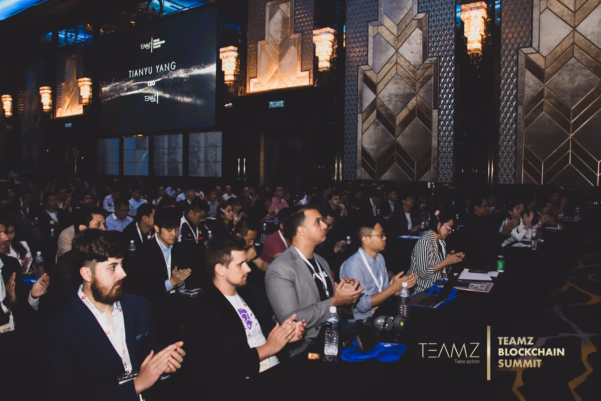 2019年マレーシアTEAMZサミットのメイン会場の写真、人が多い。