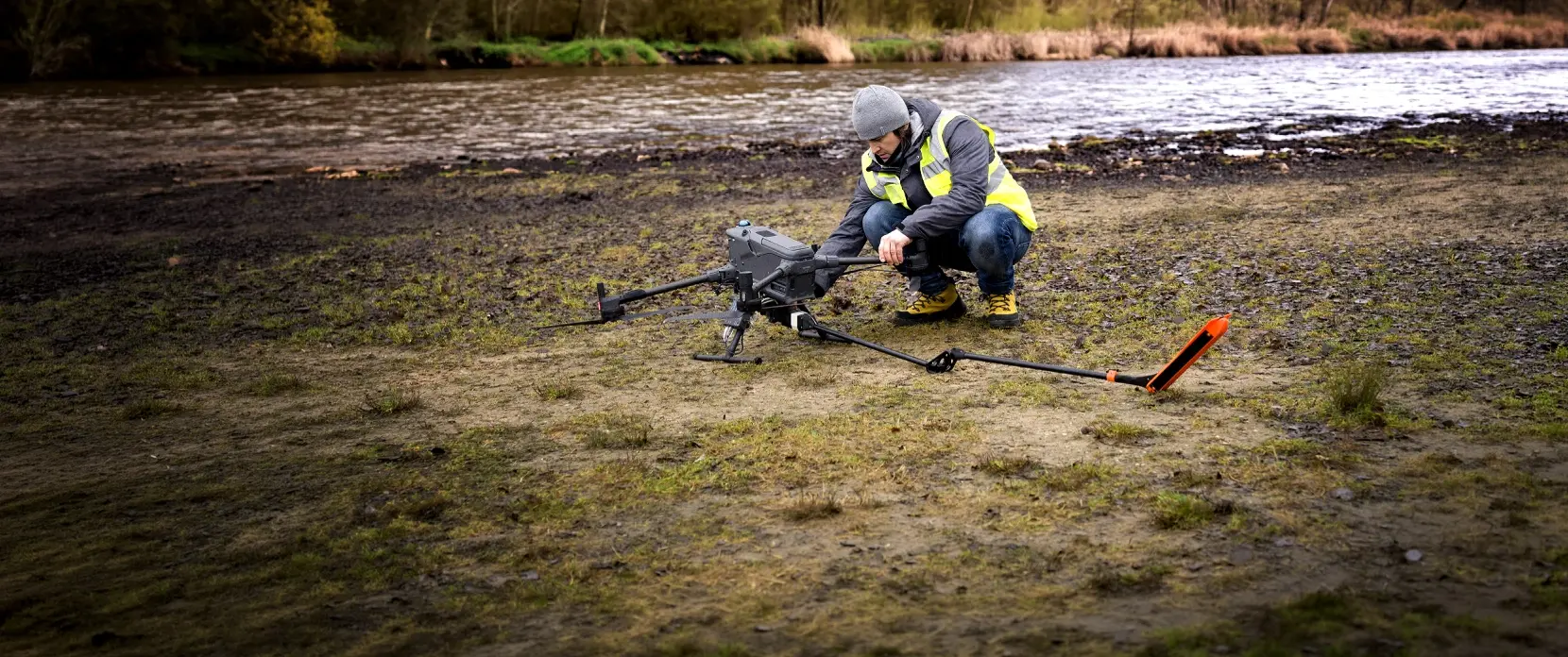 Drone pilot with drone integrated with EchoNIMBUS-SSS side-scan sonar payload