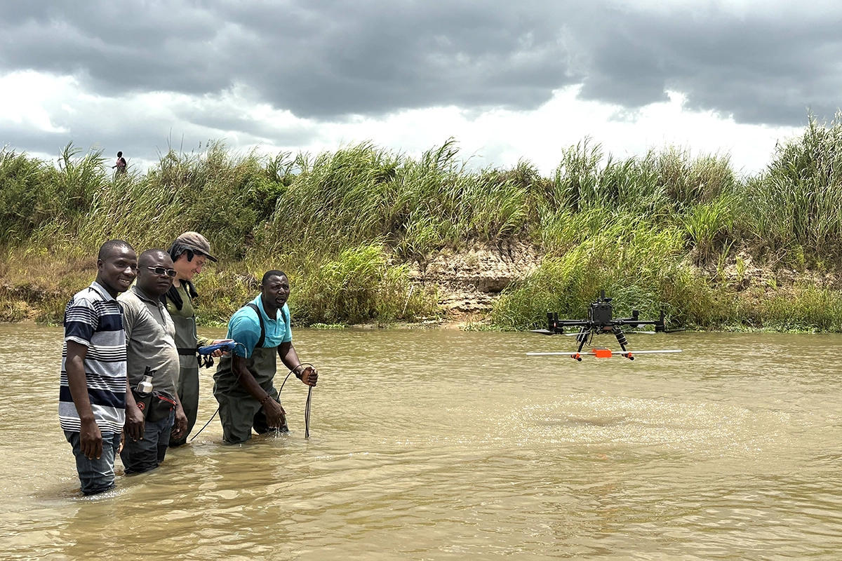 Comparison of UAS and in-situ hydrometry measurements on the Ouémé River
