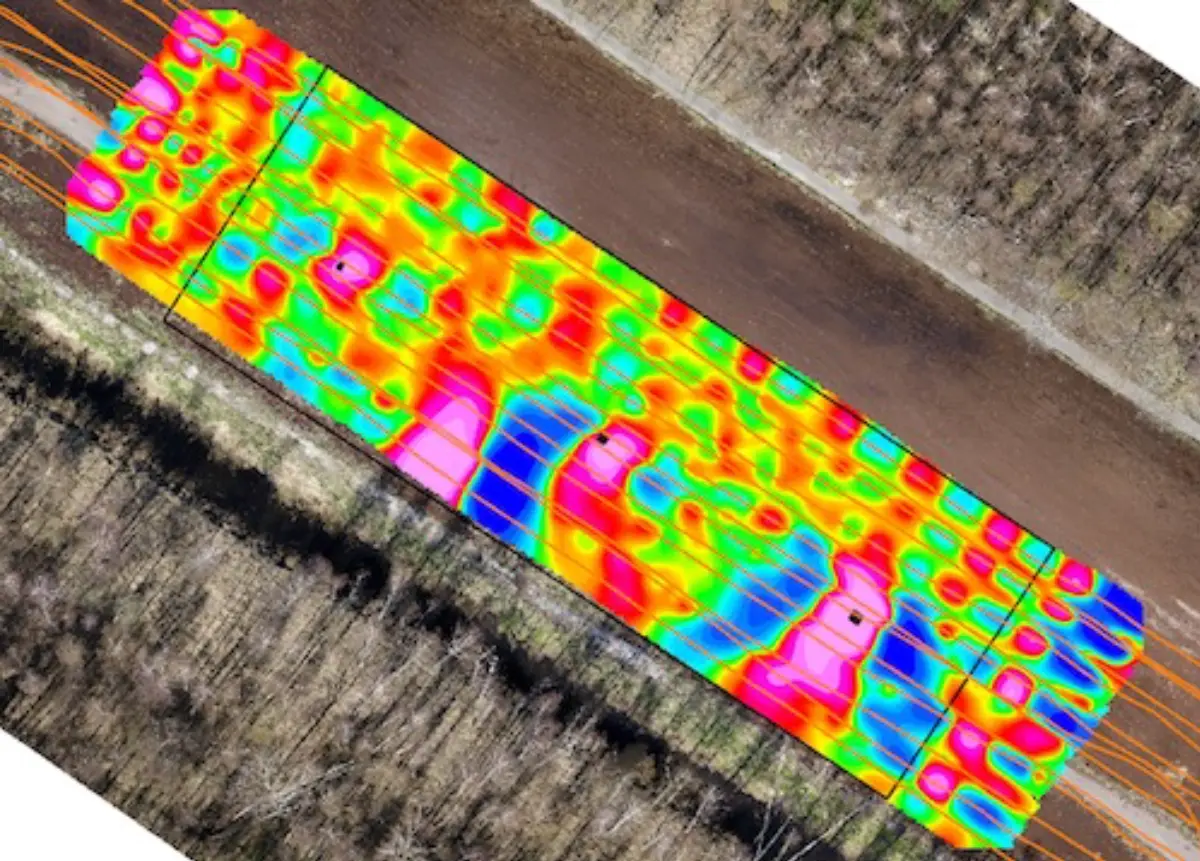 Magnetic survey data sample with ghost magnetic anomalies after U-turns