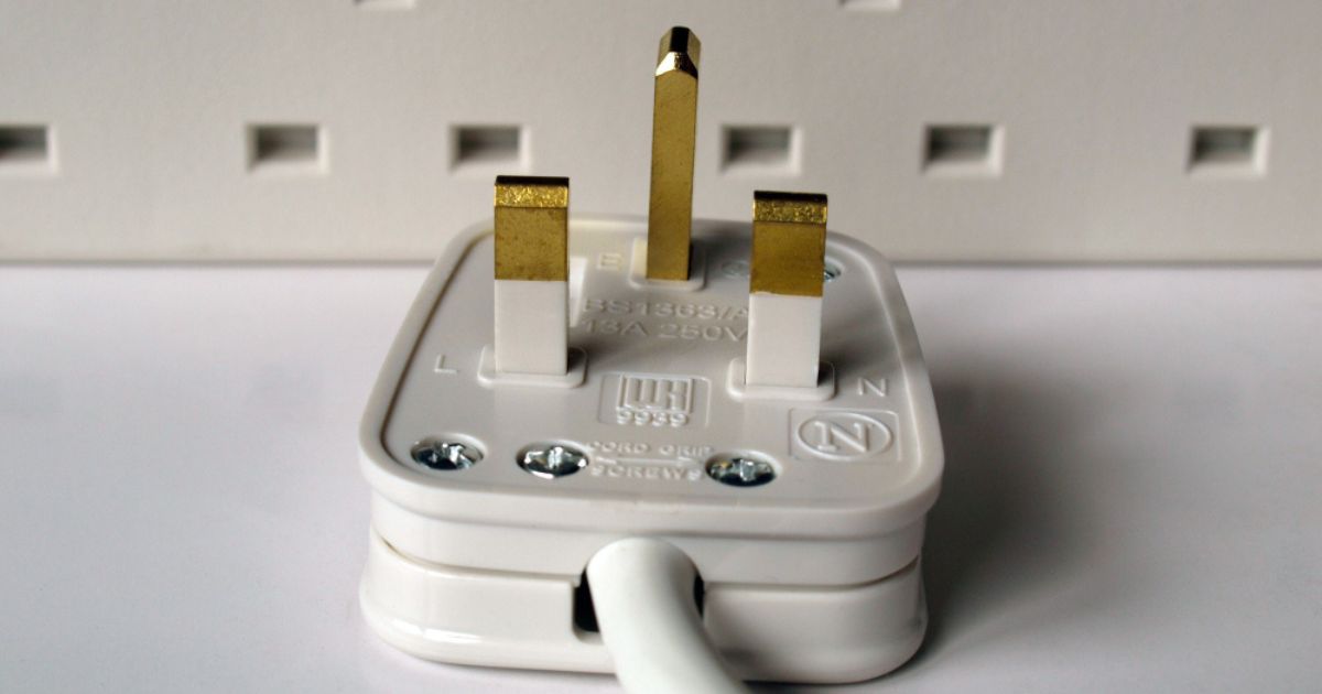 Electrical Maintenance vs Reactive Repairs: Which Is Better for Your Business?