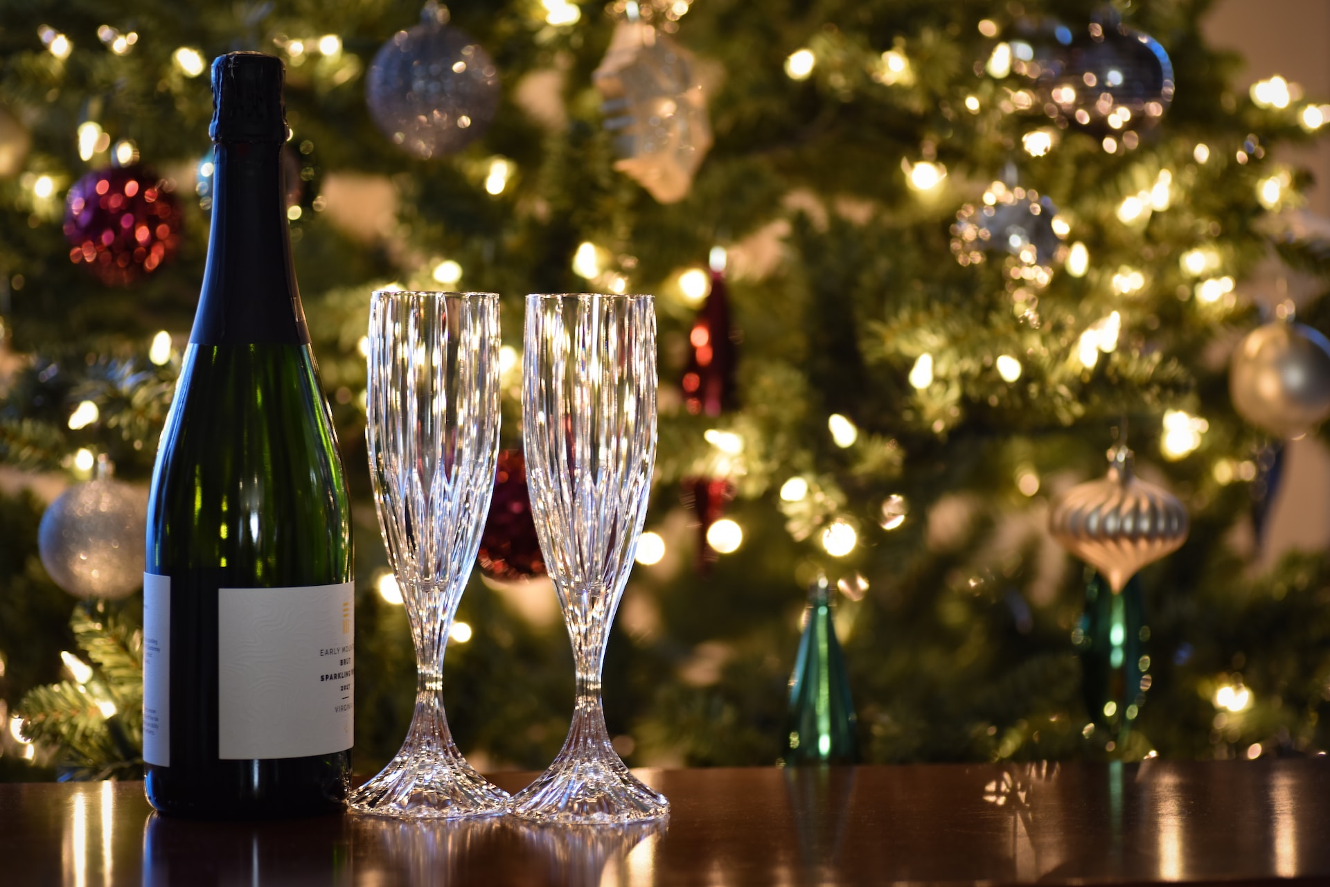Debunk common wine pairing myths and discover practical tips to choose the right wine for your Christmas dinner and holiday meals.