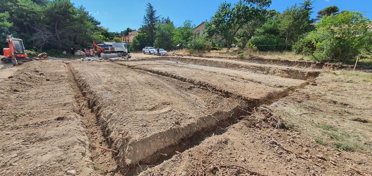 Terrassement pour fondations de maison en région PACA