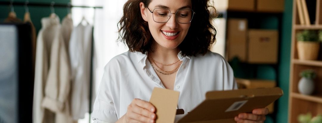 How to Recognise Employee Milestones with Branded Merchandise