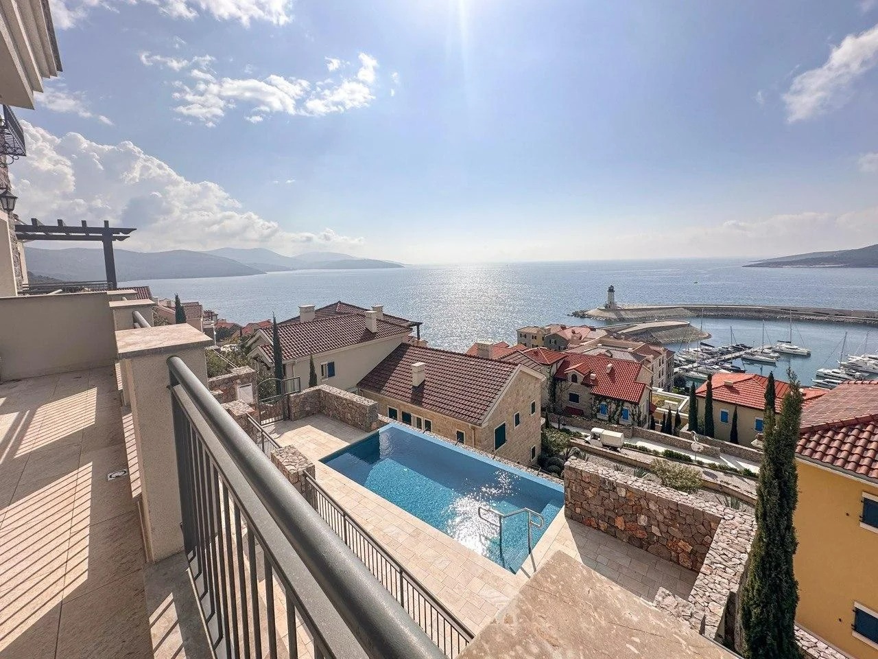 two bedroom apatment for sale in tivat montenegro real estate investmenmt