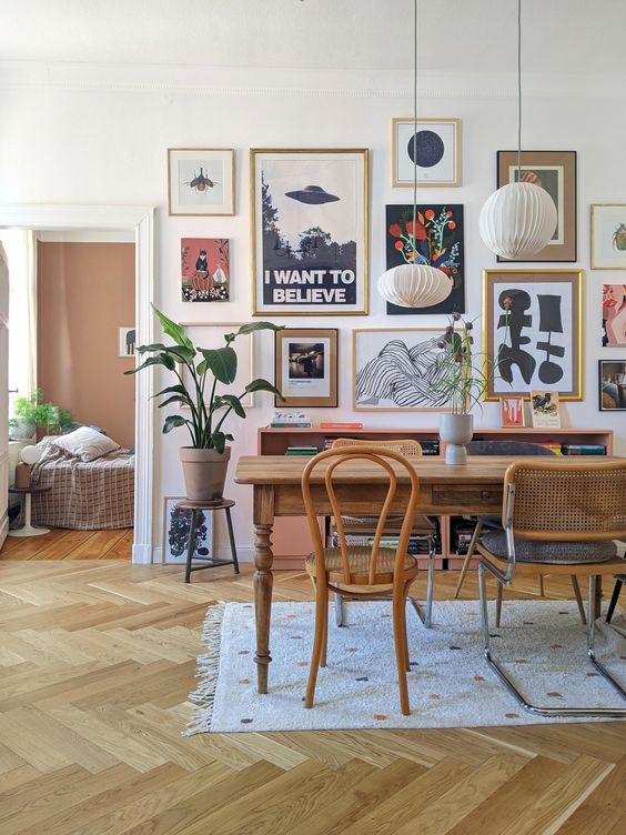 How High To Hang Pictures: Advice From an Interior Designer