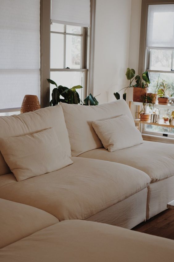 Sofa vs. Couch: What Is the Difference? Definition and Examples