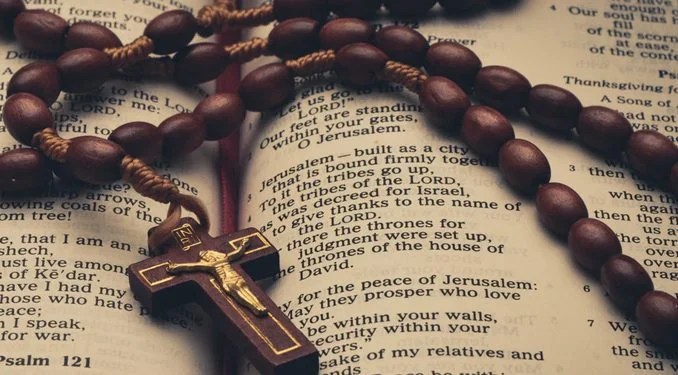 The Chiastic Structure of the Rosary