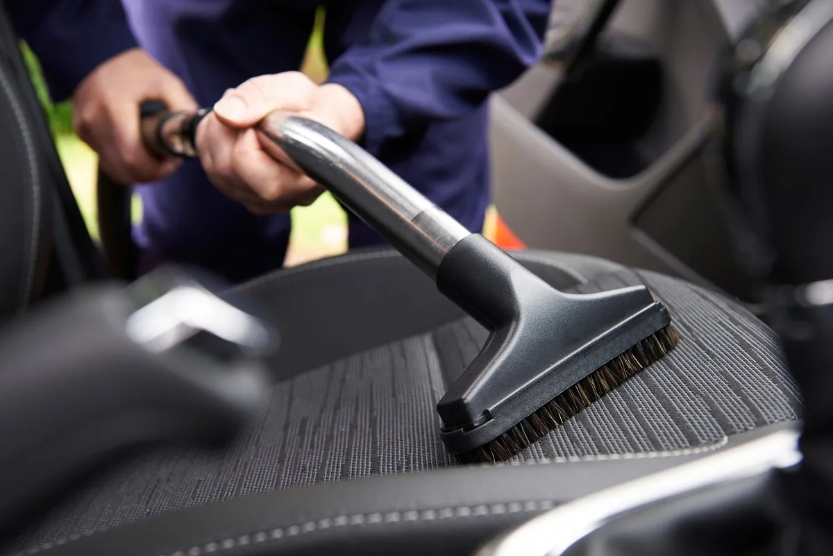 8 étapes pour nettoyer l'intérieur de sa voiture comme un pro