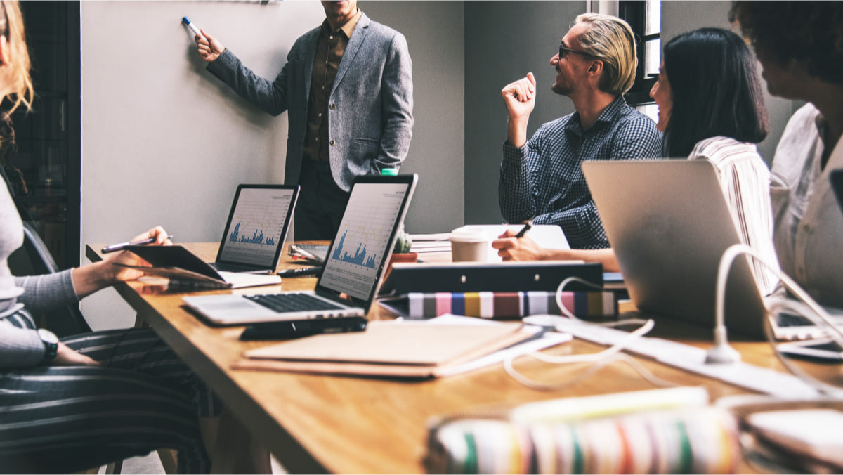 9 Signs you need to hire a marketing specialist.