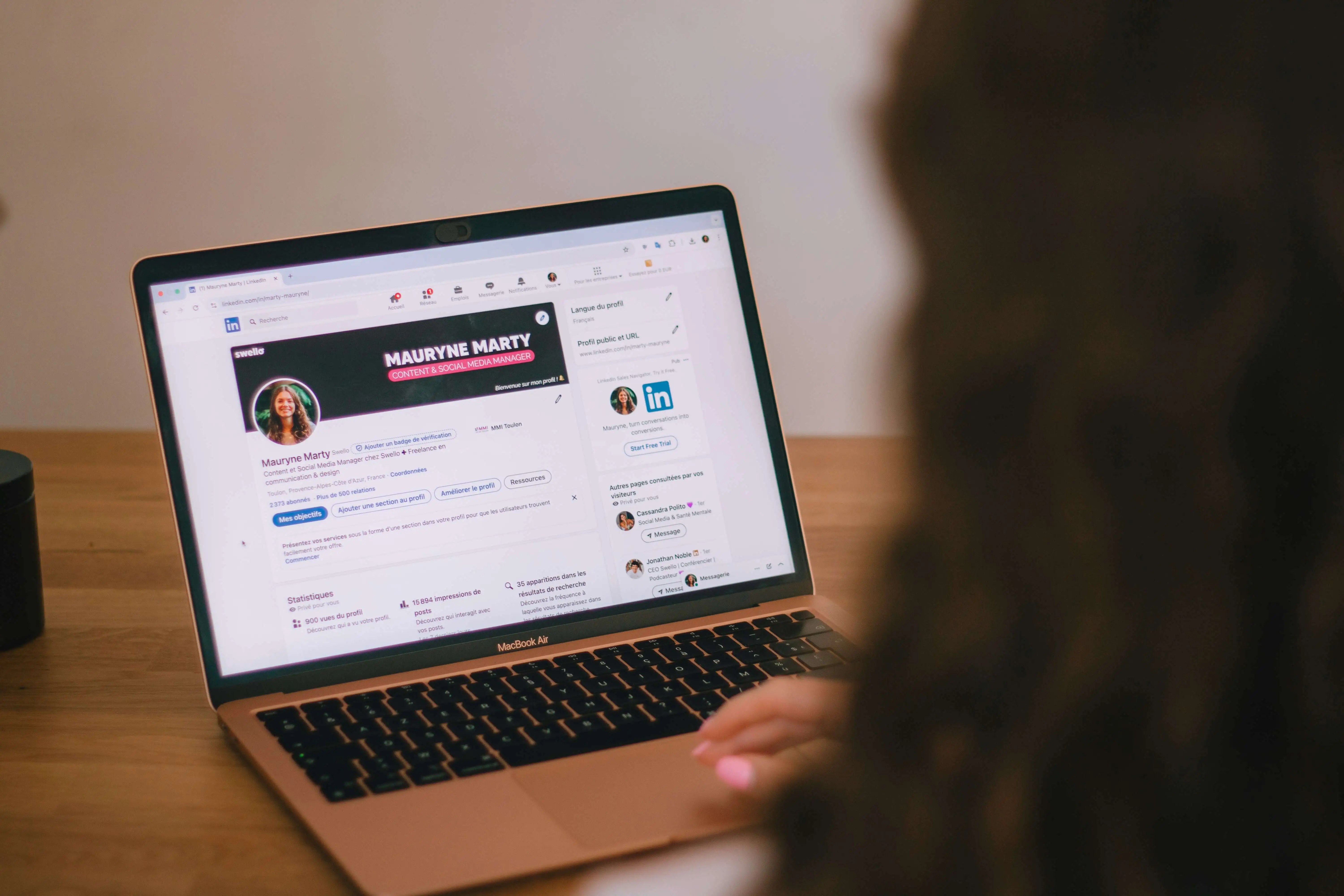 Linkedin banner computer
