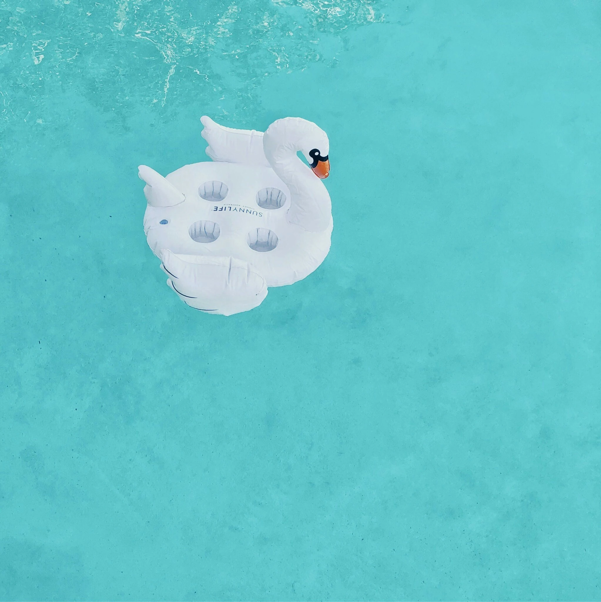 Inflatable pool toy