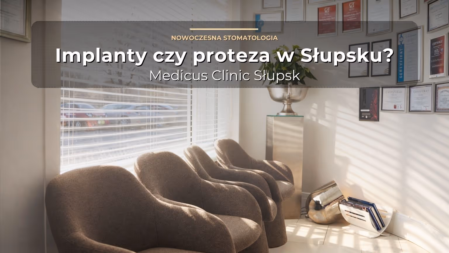Implanty czy proteza w Słupsku? Stomatolog wyjaśnia, co wybrać po 50. roku życia