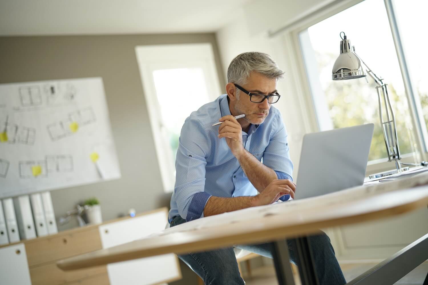 Ein Architekt bei der Arbeit