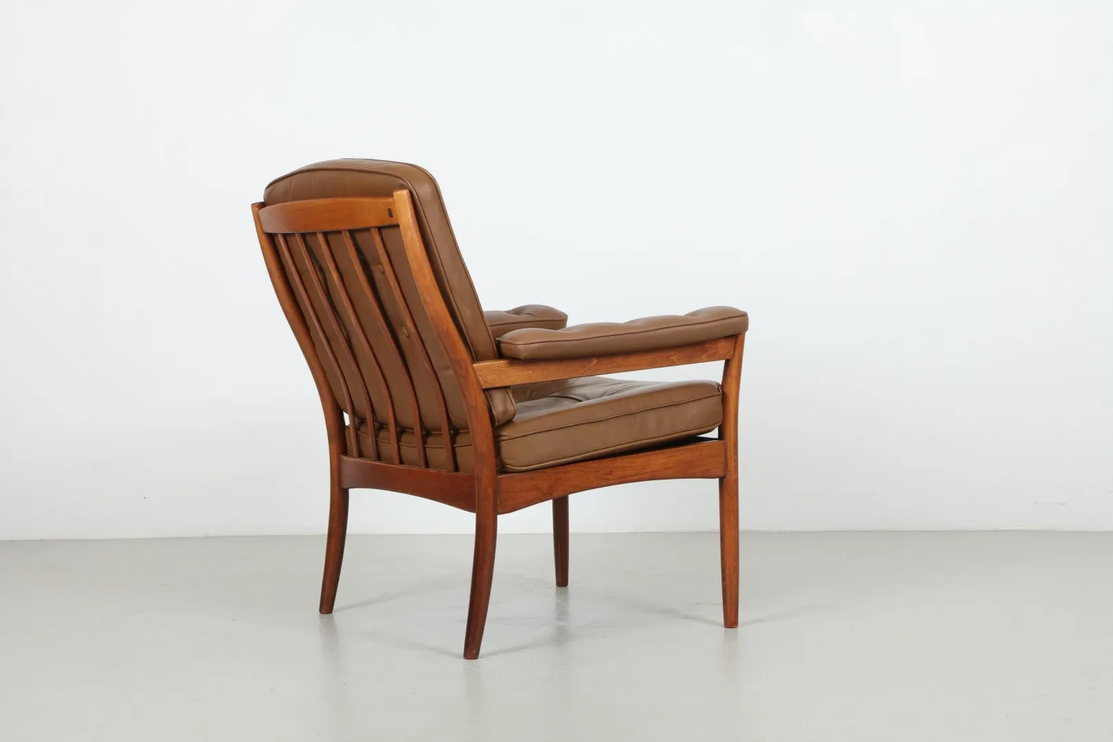 Sleek Gunnar Kentemo 'Carmen' Armchair by Göte Möbler