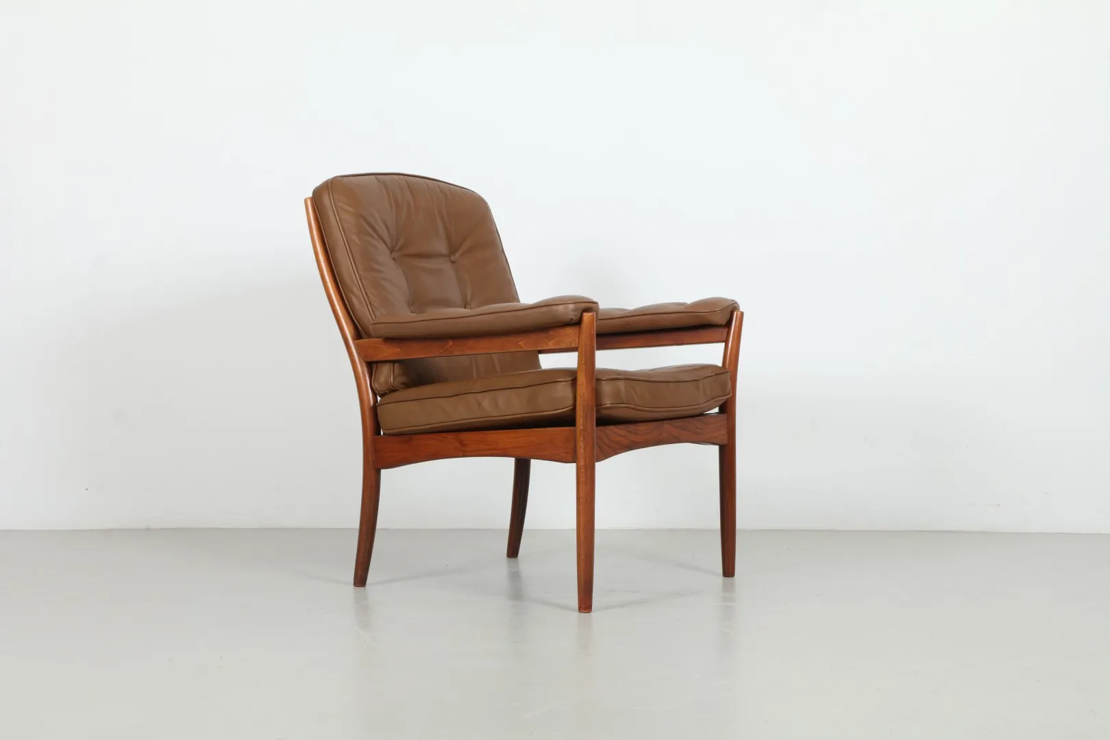 Sleek Gunnar Kentemo 'Carmen' Armchair by Göte Möbler