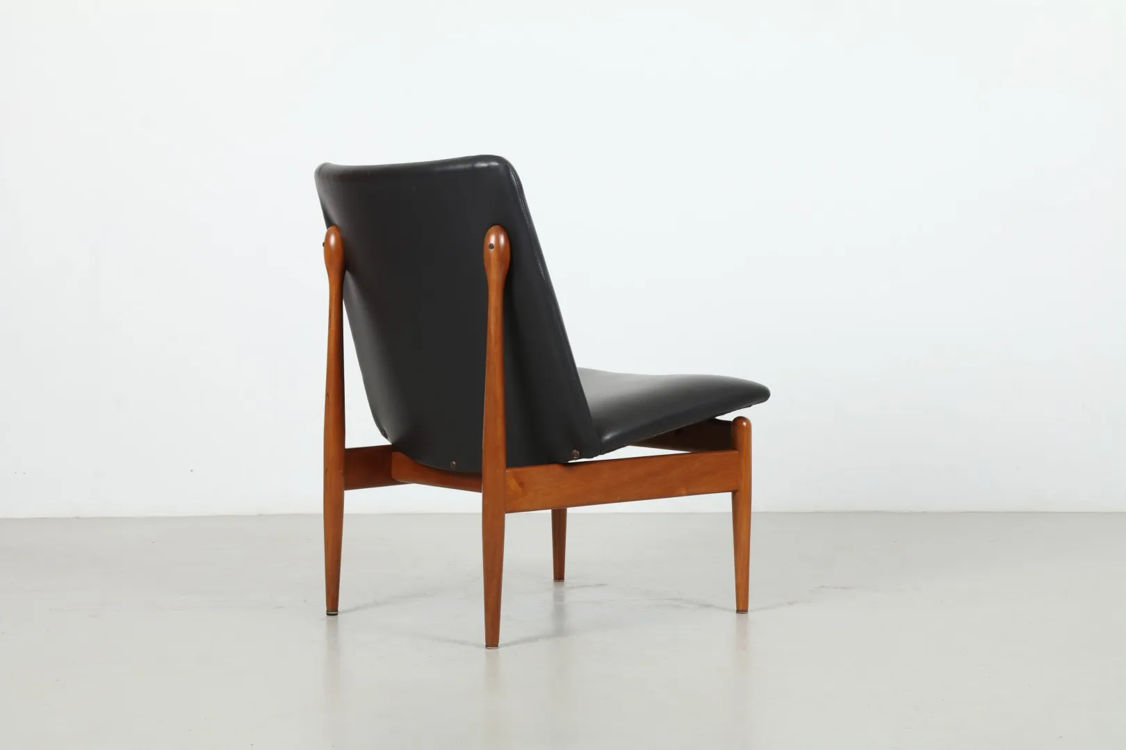 Sleek NZ Made Spade Back Lounge Chair by Unit Style