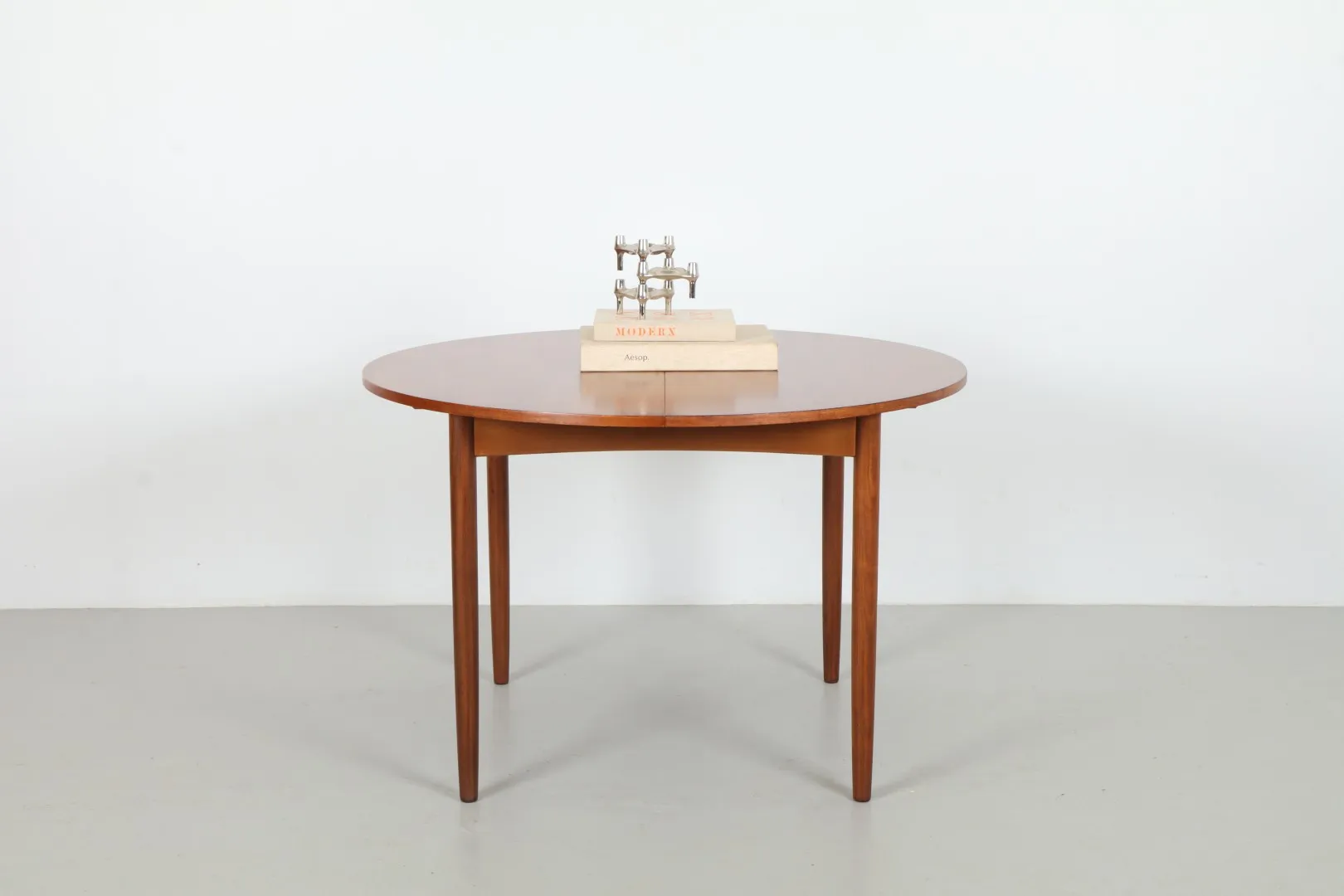 Sleek Viktor Wilkins 'Mainstream' Model 4395 Dining Table by G-Plan