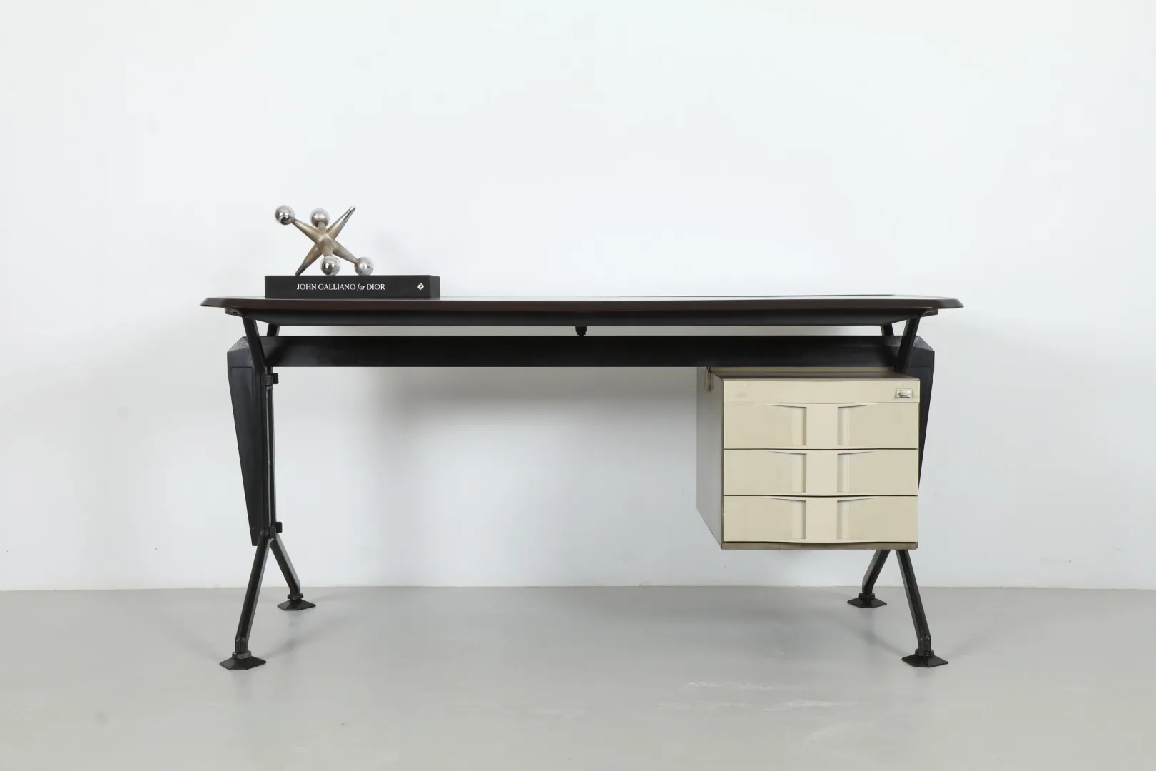 Iconic Italian Studio BBPR 'Arco' Desk by Olivetti