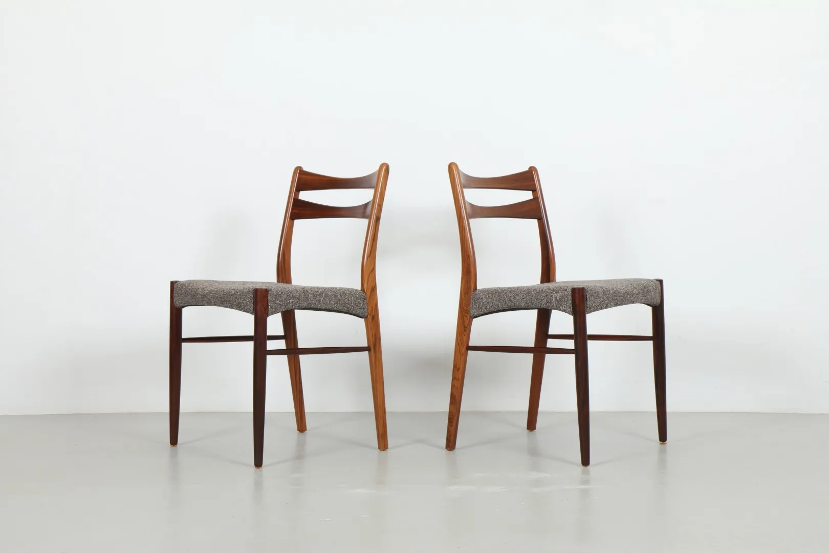 Six Stunning Arne Wahl Iversen (Attr) 'No.344' Rosewood Dining Chairs