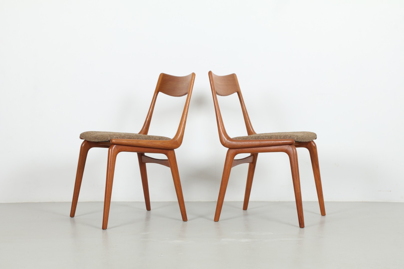 Six Refined Alfred Christensen 'Boomerang' Model 370 Dining Chairs by Slagelse Mobelvaerk