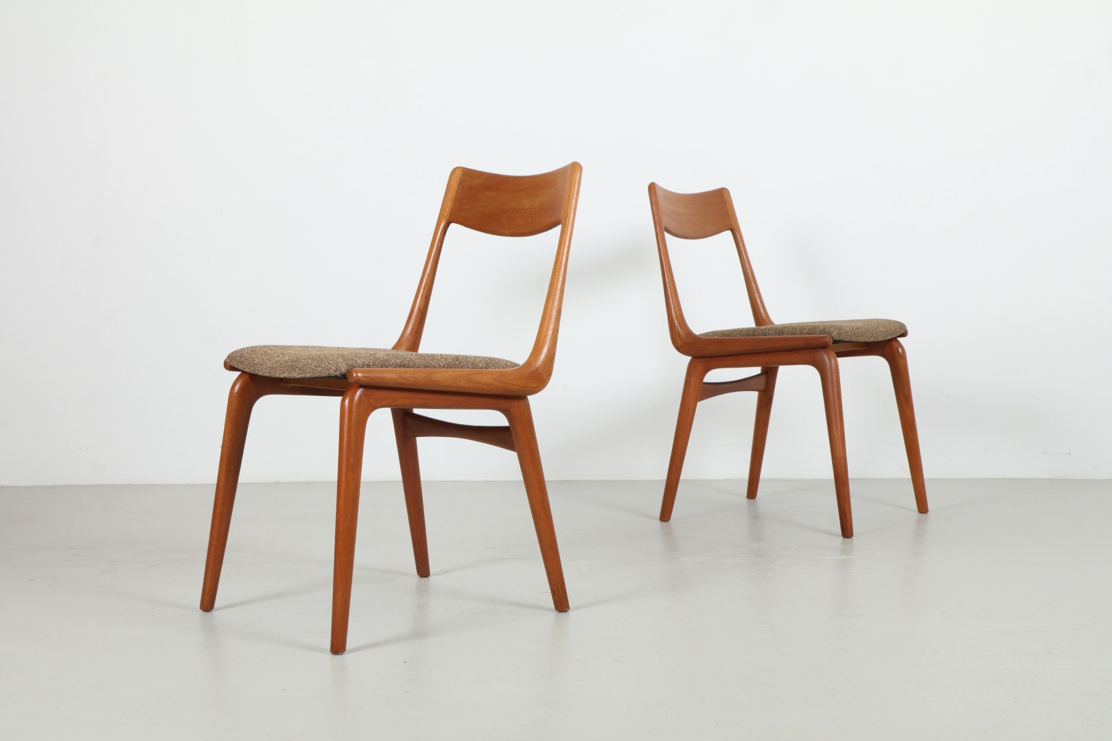 Six Refined Alfred Christensen 'Boomerang' Model 370 Dining Chairs by Slagelse Mobelvaerk