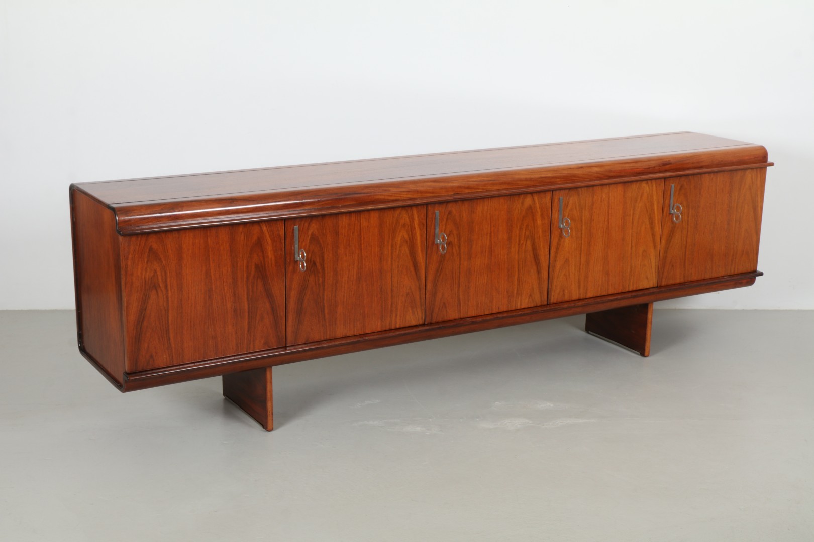 Deluxe Vittorio Introini 'Pellicano' Sideboard by Saporiti