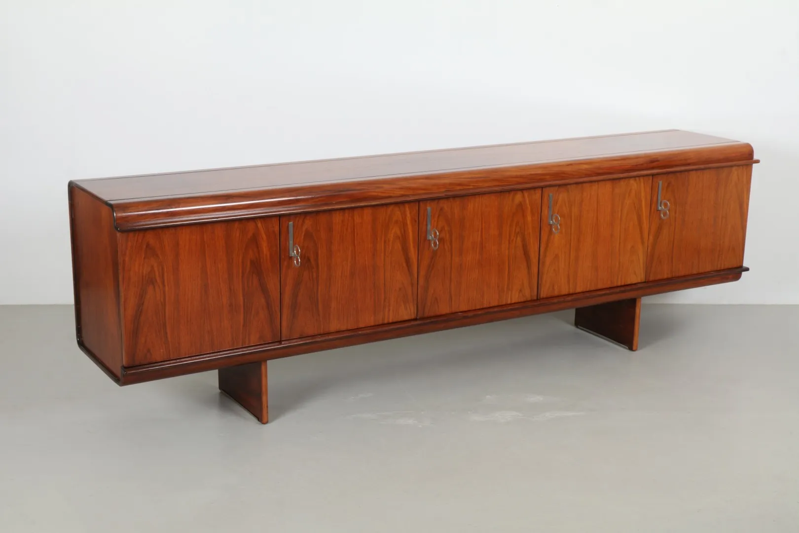 Deluxe Vittorio Introini 'Pellicano' Sideboard by Saporiti