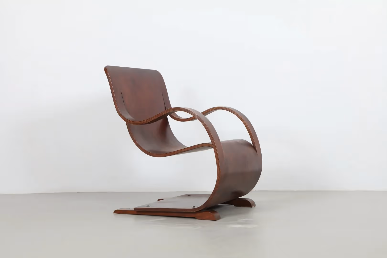 Rare and Significant Garth Chester 'Curvesse' Chair by Riginals (NZ)