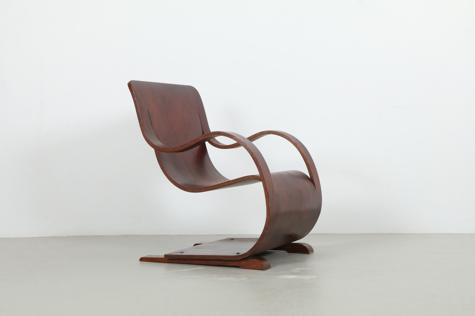 Rare and Significant Garth Chester 'Curvesse' Chair by Riginals (NZ)