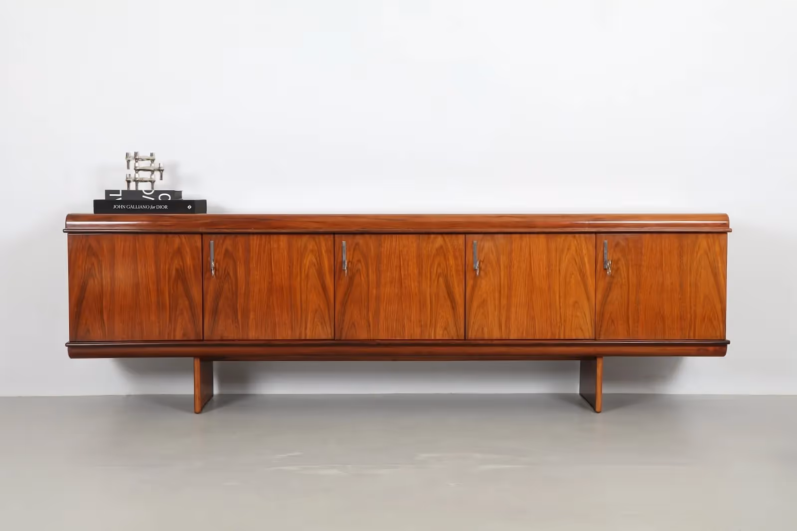 Deluxe Vittorio Introini 'Pellicano' Sideboard by Saporiti