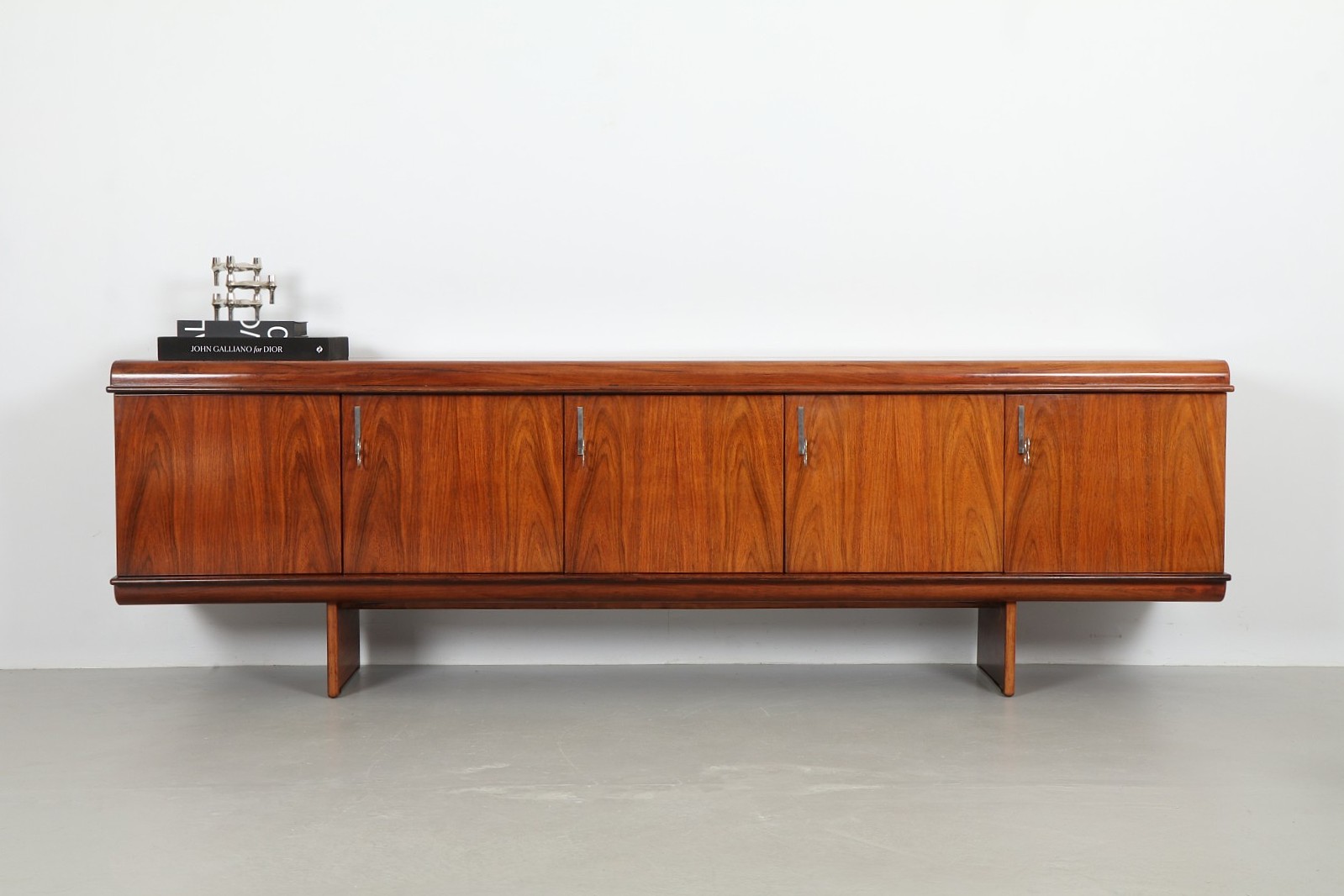 Deluxe Vittorio Introini 'Pellicano' Sideboard by Saporiti