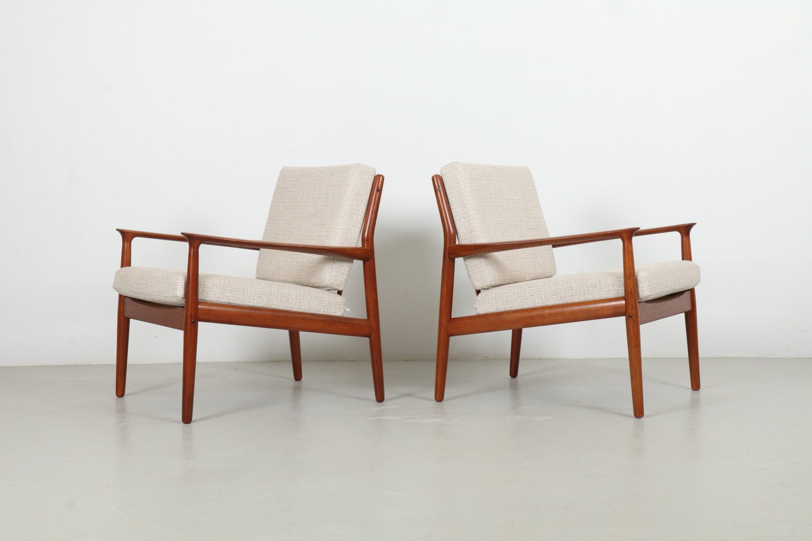 Pair of Refined Svend Aage Eriksen 'GM5' Armchairs by Glostrup