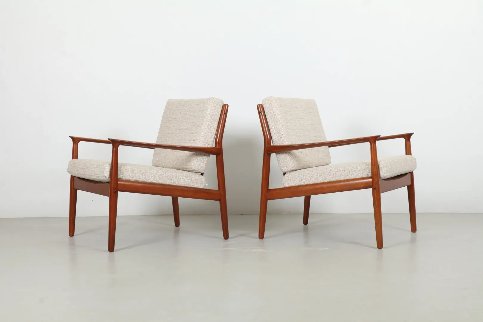 Pair of Refined Svend Aage Eriksen 'GM5' Armchairs by Glostrup