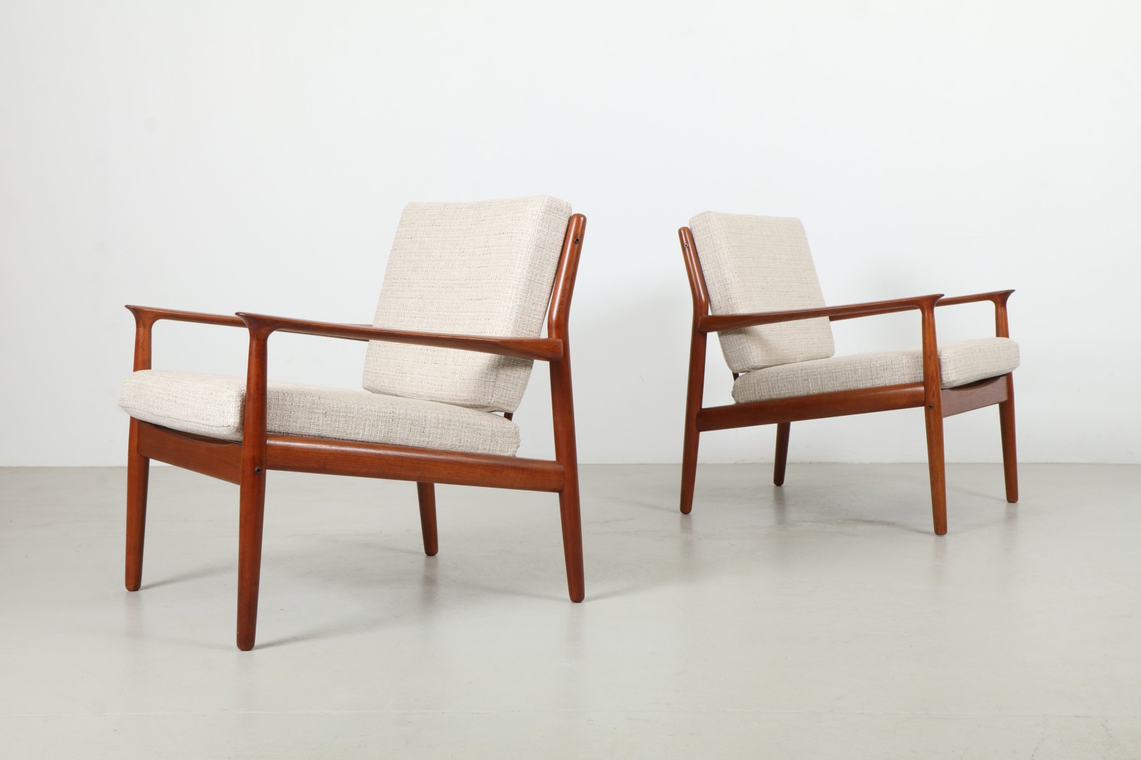 Pair of Refined Svend Aage Eriksen 'GM5' Armchairs by Glostrup