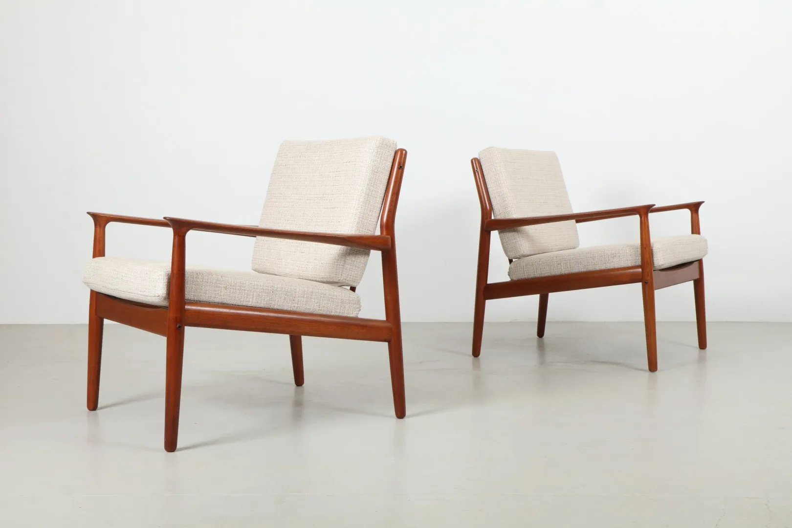 Pair of Refined Svend Aage Eriksen 'GM5' Armchairs by Glostrup