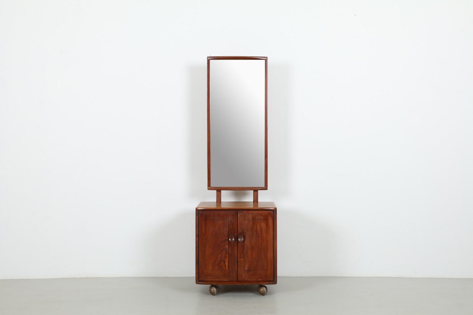 Super Cute Lucian Ercolani 'Model 411' Cheval Chest with Mirror by Ercol
